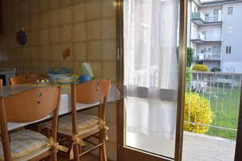 Casa Vacanza E Per Lavoro Elena E Carla Spinea Exterior photo