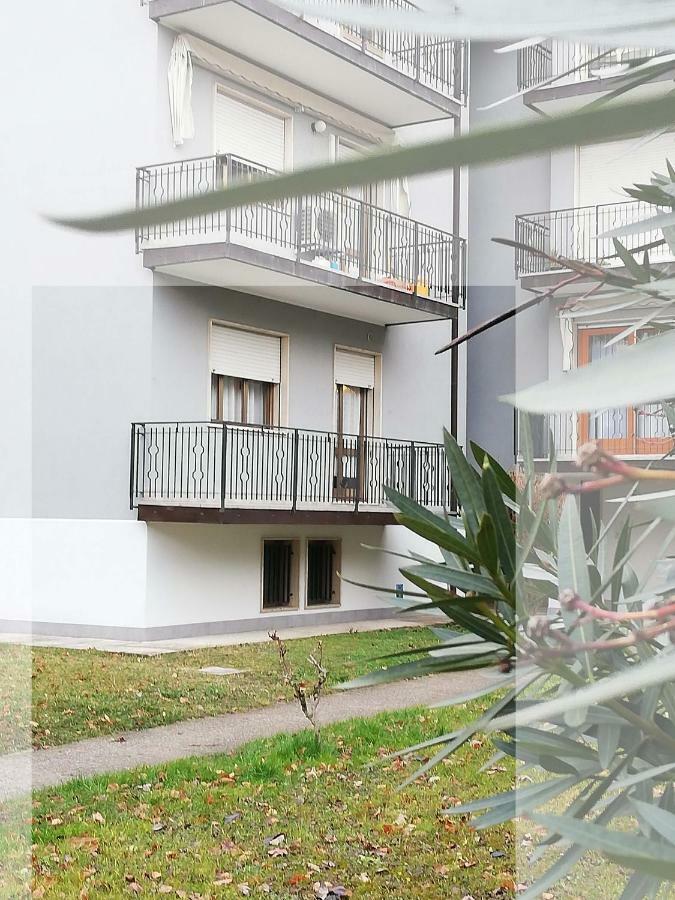 Casa Vacanza E Per Lavoro Elena E Carla Spinea Exterior photo